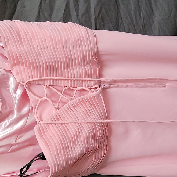 Dress - Picture 4 of 7